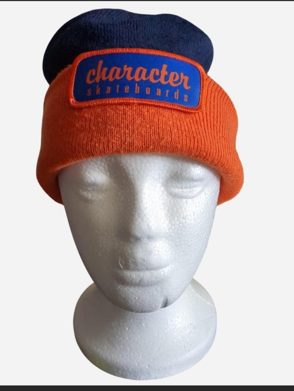 💥 RARE FIND 💥 Vintage-style Character Skateboards two-tone cuffed knit beanie.
